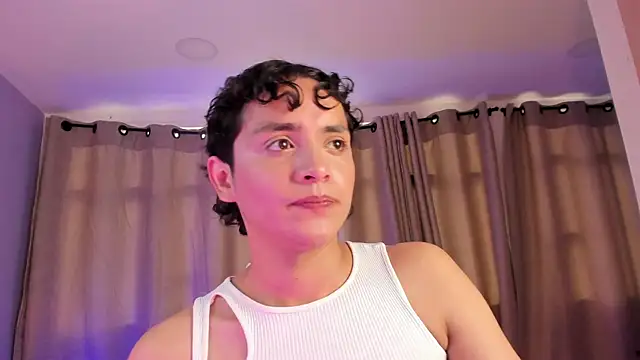 Snapshot of Brann_tadzio chatting on March 3, 3:31 pm Brann tadzio online show from March 3, 3:31 pm