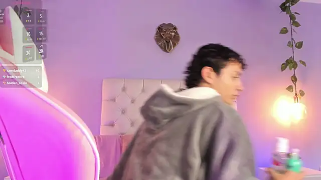 Snapshot of Brann_tadzio chatting on March 5, 2:23 pm Brann tadzio online show from March 5, 2:23 pm