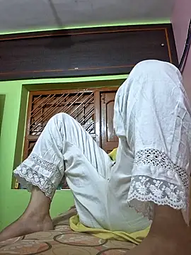 Snapshot of kunjan789 chatting on March 20, 4:07 am kunjan789 online show from March 20, 4:07 am