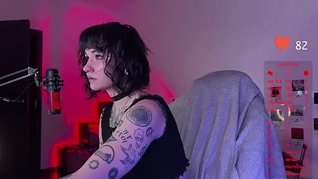 deadlysweet online show from December 6, 10:30 pm