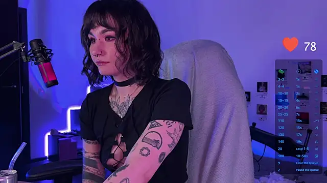 deadlysweet online show from December 29, 1:13 am