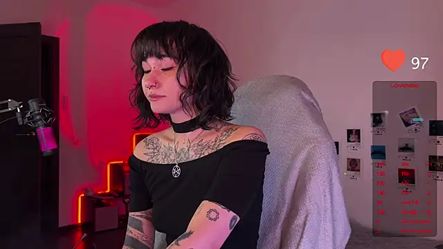 deadlysweet online show from January 12, 11:47 pm