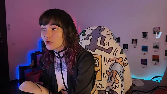 deadlysweet online show from May 7, 1:44 am