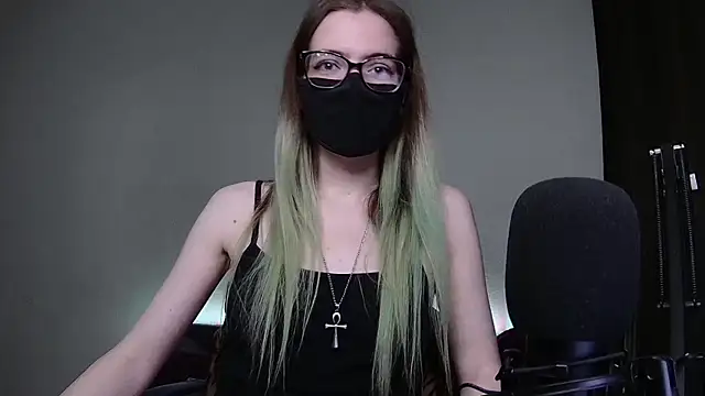 Snapshot of amber_candyfloss chatting on December 18, 2:32 am amber candyfloss online show from December 18, 2:32 am