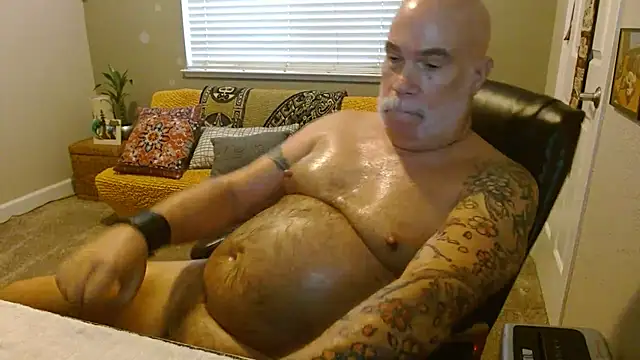 musclebearnips online show from November 2, 7:38 pm