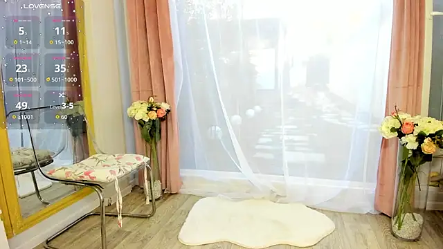 Snapshot of Selena_Reeves chatting on September 19, 6:04 am Selena Reeves online show from September 19, 6:04 am