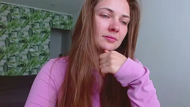 Snapshot of Olivia_shine chatting on May 14, 4:30 am Olivia shine online show from May 14, 4:30 am