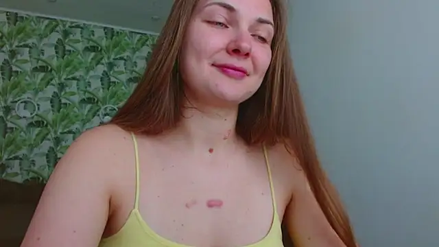 Snapshot of Olivia_shine chatting on May 24, 4:17 am Olivia shine online show from May 24, 4:17 am