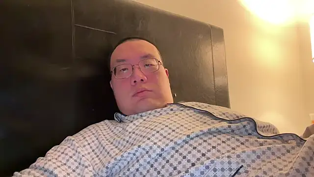 Snapshot of slaveasianboy chatting on December 23, 10:42 am slaveasianboy online show from December 23, 10:42 am