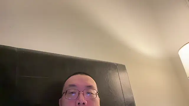 Snapshot of slaveasianboy chatting on December 25, 2:25 am slaveasianboy online show from December 25, 2:25 am