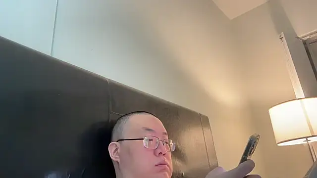 Snapshot of slaveasianboy chatting on January 14, 3:47 pm slaveasianboy online show from January 14, 3:47 pm