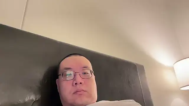 Snapshot of slaveasianboy chatting on March 2, 7:32 am slaveasianboy online show from March 2, 7:32 am