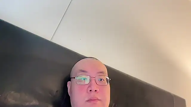 Snapshot of slaveasianboy chatting on March 20, 8:08 pm slaveasianboy online show from March 20, 8:08 pm