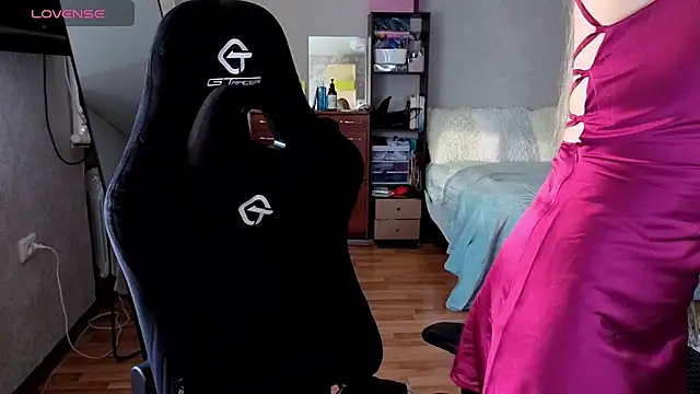 Snapshot of Little_Soph chatting on September 16, 1:34 pm Little Soph online show from September 16, 1:34 pm