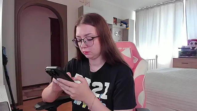 Snapshot of elisejays chatting on March 20, 10:54 am elisejays online show from March 20, 10:54 am
