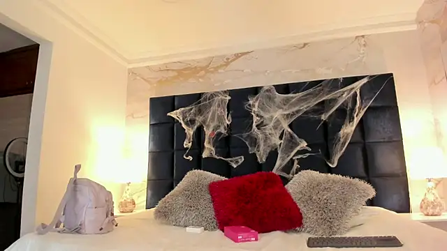 EVELIN MASON online show from October 4, 7:56 pm