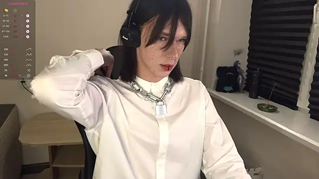 carthylovvve online show from October 31, 4:41 pm