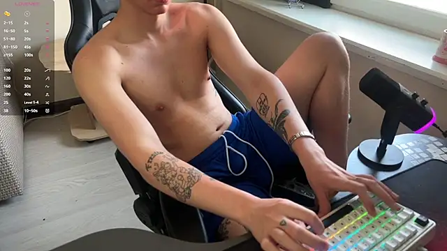 carthylovvve online show from June 23, 11:19 am