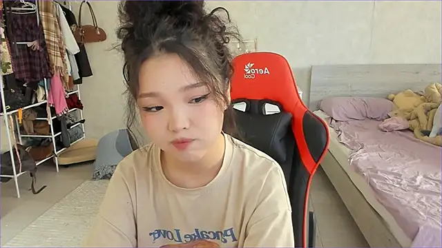 Snapshot of wastforu chatting on November 19, 8:14 am wastforu online show from November 19, 8:14 am