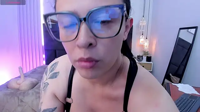 Tisha  lau online show from April 30, 1:50 pm