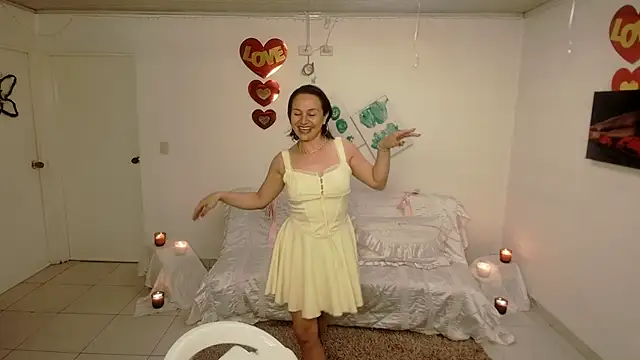 lollita 23  online show from May 1, 8:24 pm