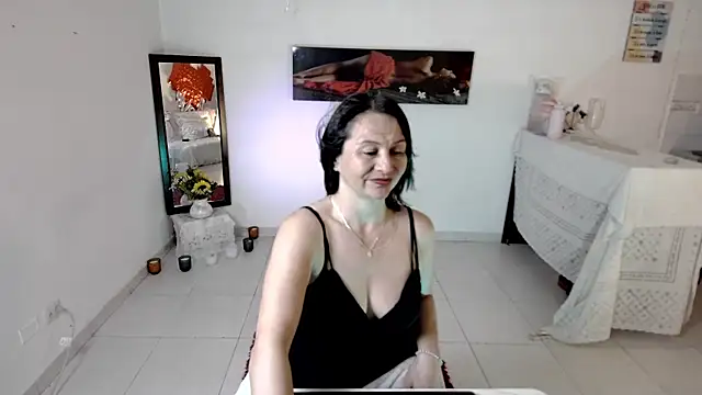 Snapshot of lollita_23_ chatting on June 15, 7:05 pm lollita 23 online show from June 15, 7:05 pm