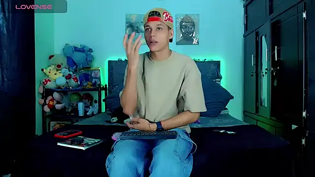 Liamscott  online show from October 25, 7:41 pm