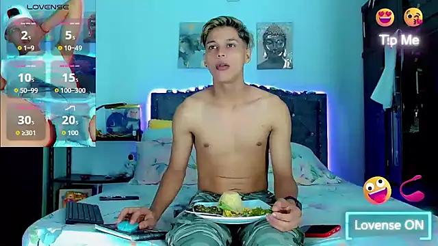 Liamscott  online show from November 3, 8:54 pm