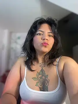 JulianaCastillo online show from January 17, 4:06 am