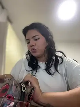 JulianaCastillo online show from February 9, 8:44 am