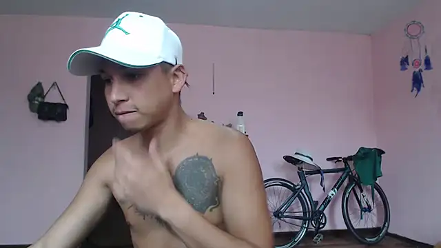 CoreAlejito online show from March 1, 8:10 pm