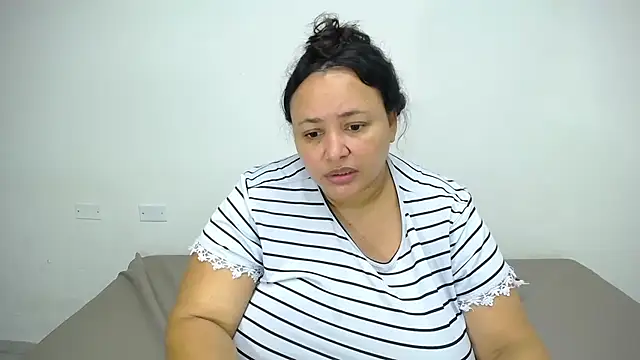 CrushOnMe  online show from April 28, 2:10 am