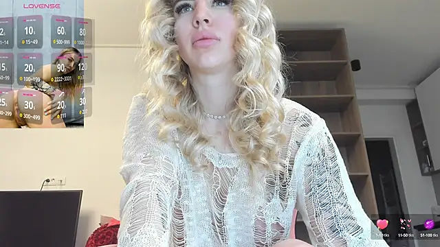 Snapshot of Megan_Ros chatting on February 20, 7:01 am Megan Ros online show from February 20, 7:01 am