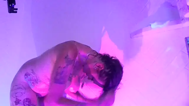 renegade vyxxen online show from December 15, 6:18 am