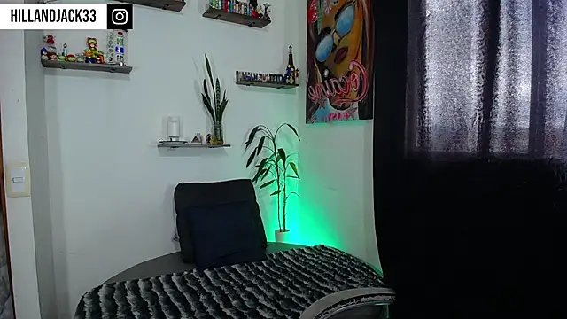 Snapshot of HillAndJack333 chatting on October 26, 12:55 pm HillAndJack333 online show from October 26, 12:55 pm