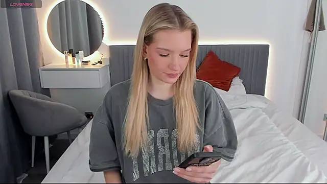 CassieRayss online show from February 11, 12:16 pm