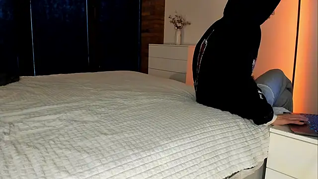 Rachel Rey online show from December 1, 8:19 am