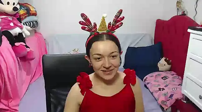 Snapshot of Angela_18honey chatting on December 16, 3:19 am Angela 18honey online show from December 16, 3:19 am