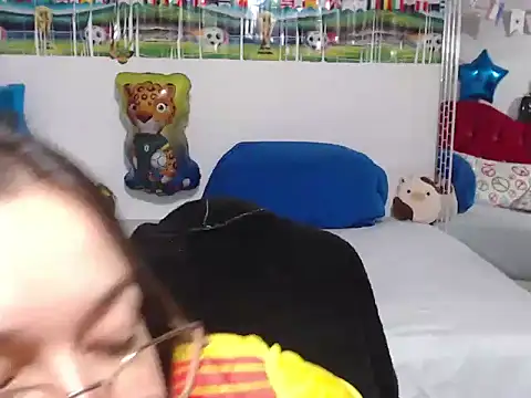 Angela 18honey online show from July 4, 2:18 am