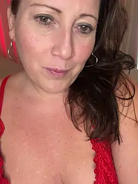 Snapshot of xsexycurvymilf chatting on February 14, 12:03 pm xsexycurvymilf online show from February 14, 12:03 pm