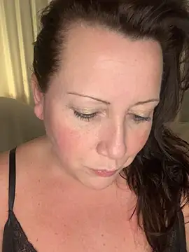 Snapshot of xsexycurvymilf chatting on February 17, 2:59 pm xsexycurvymilf online show from February 17, 2:59 pm