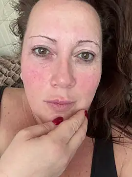 Snapshot of xsexycurvymilf chatting on March 18, 6:57 am xsexycurvymilf online show from March 18, 6:57 am