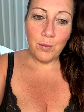 Snapshot of xsexycurvymilf chatting on October 5, 1:20 pm xsexycurvymilf online show from October 5, 1:20 pm