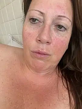 Snapshot of xsexycurvymilf chatting on May 22, 6:42 am xsexycurvymilf online show from May 22, 6:42 am