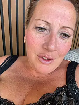 xsexycurvymilf online show from July 15, 11:37 am