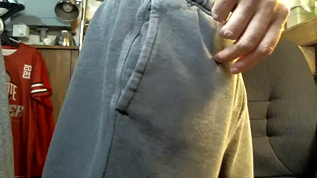 Snapshot of handsomeguy0729 chatting on December 9, 1:13 pm handsomeguy0729 online show from December 9, 1:13 pm