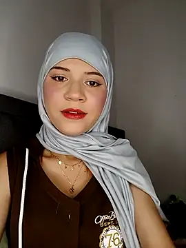 Snapshot of hanaa_18 chatting on March 8, 10:24 pm hanaa 18 online show from March 8, 10:24 pm