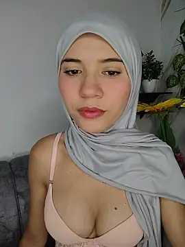 hanaa 18 online show from August 8, 1:35 pm