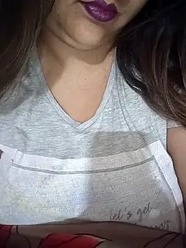 Snapshot of _Redwine_ chatting on February 24, 6:15 pm Redwine online show from February 24, 6:15 pm