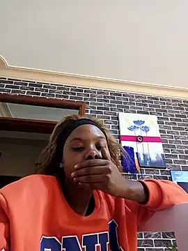 Dellah26 online show from October 20, 6:30 pm